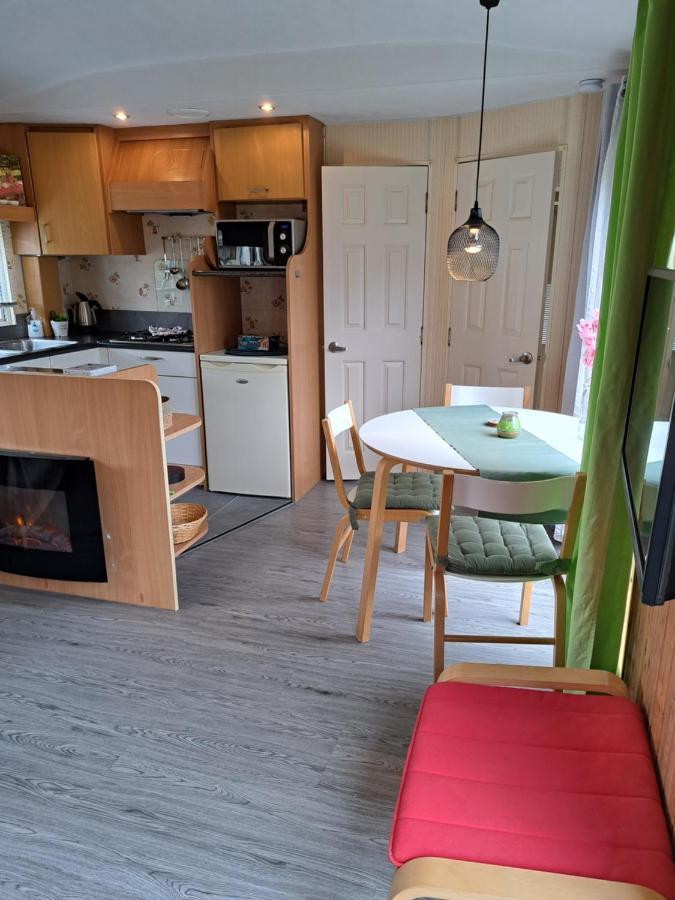 Chalet 15 "De Tien Heugten" Vakantiepark Schoonloo Εξωτερικό φωτογραφία